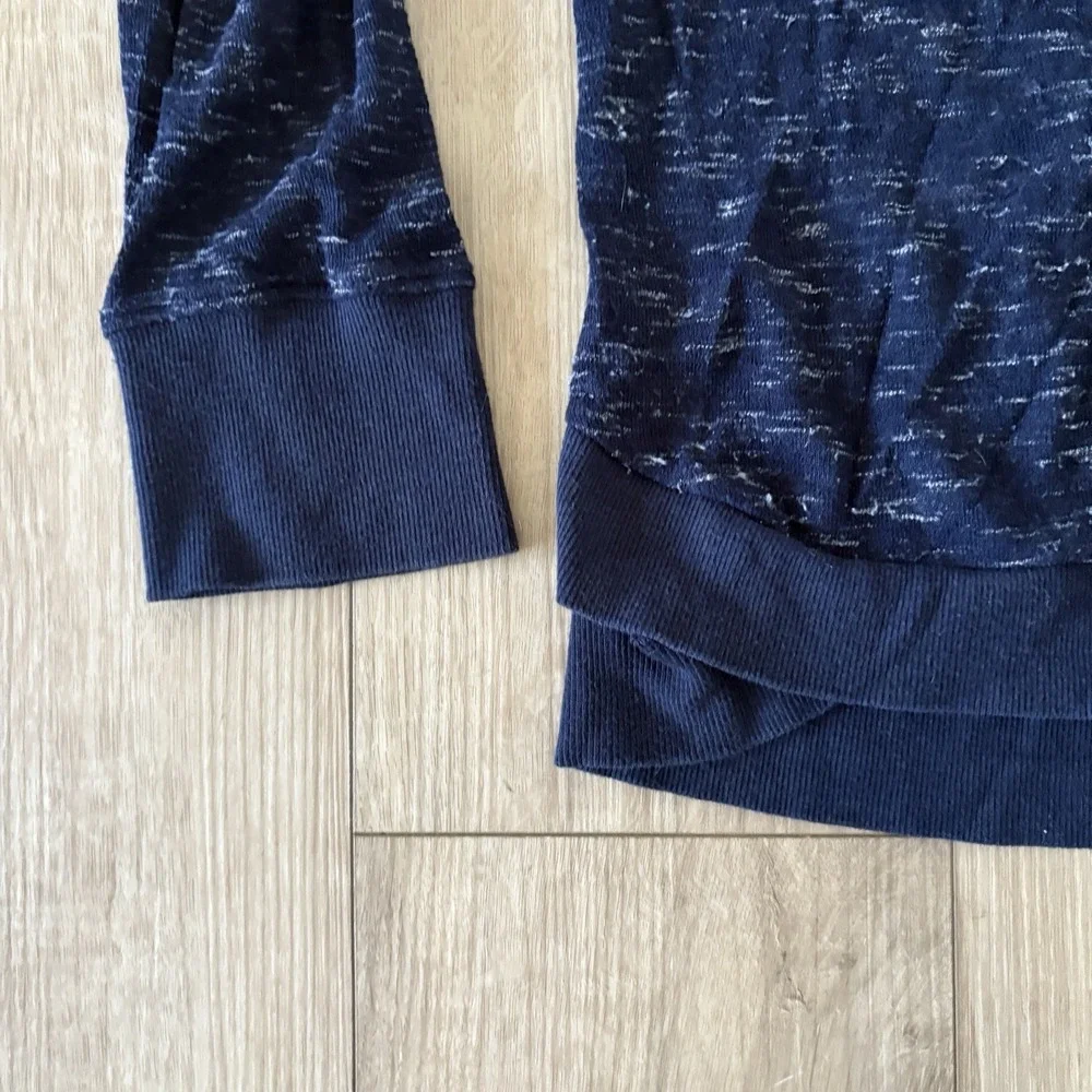 Threads 4 Thought Women Heathered Black Pullover Sweater Large‎ Thumbholes
